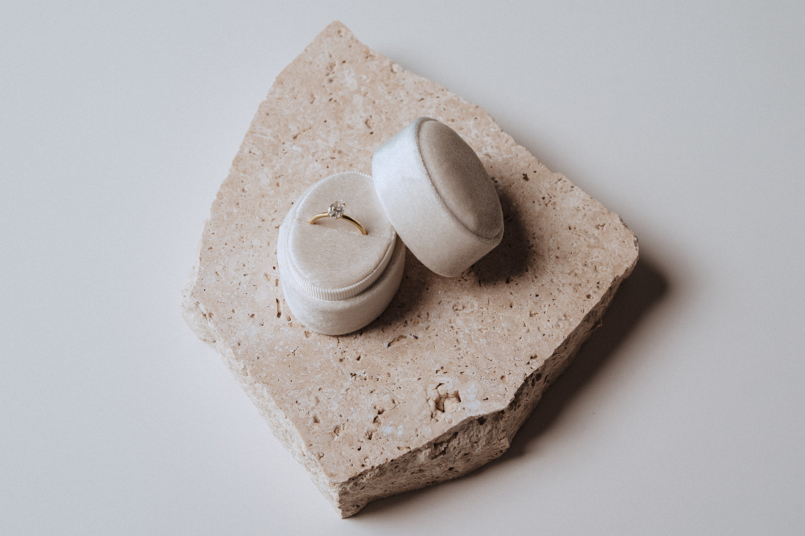 Ring Box - Oval (Ivory)